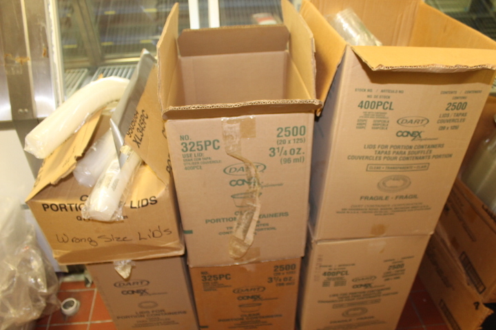 lot 415 image: Dart Portion Containers and Lids
