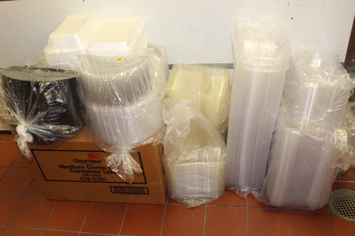 lot 416 image: Plastic Containers with hinged Lids