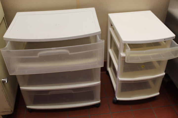 lot 418 image: Plastic Storage Containers Lot