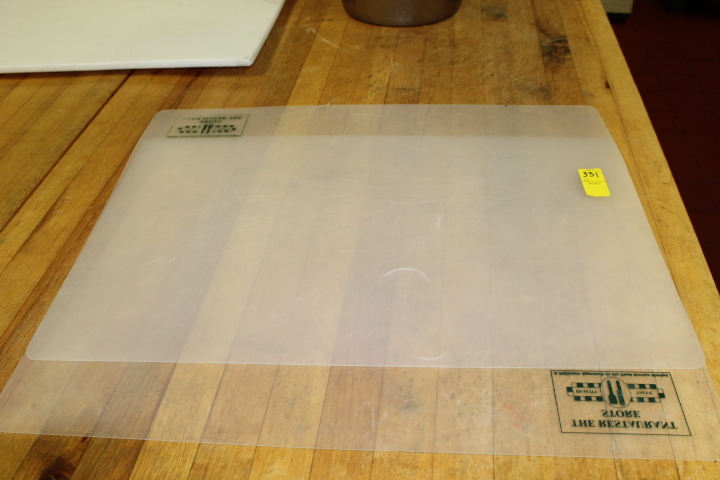 lot 331 image: Roll up cutting board Lot