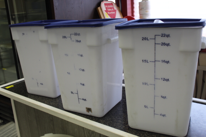 lot 348 image: Plastic Containers with Lids