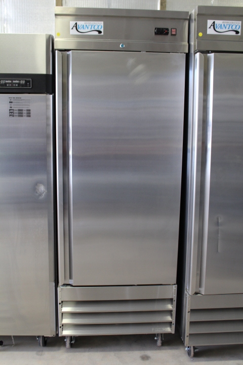 lot 12 image: 1 door refrigerator
