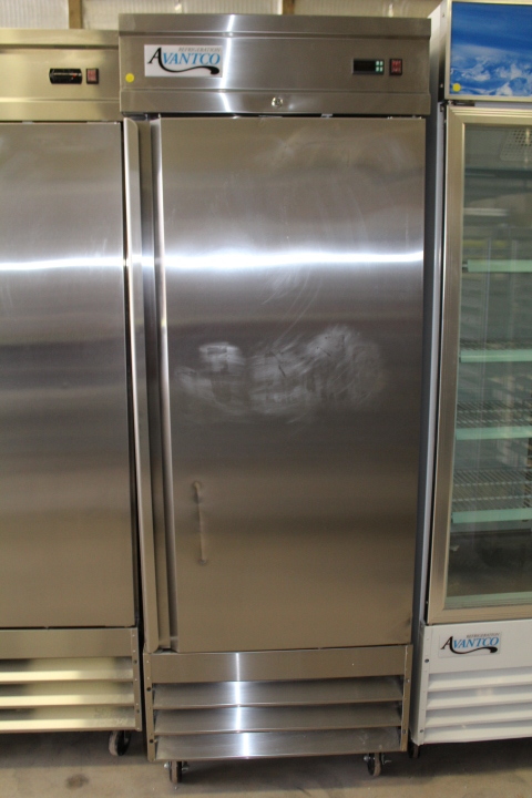 lot 14 image: 1 door freezer