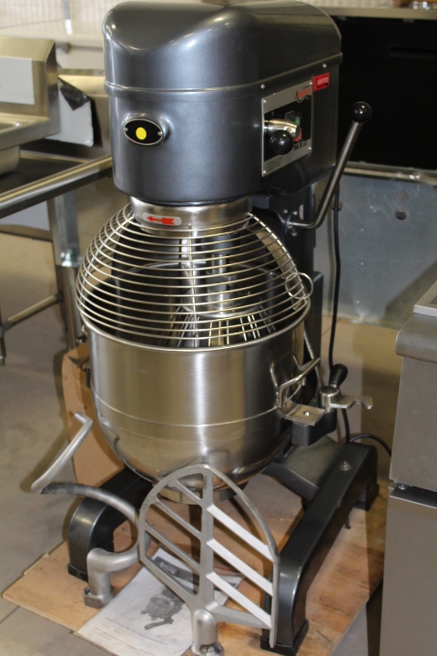lot 17 image: 40 quart commercial mixer