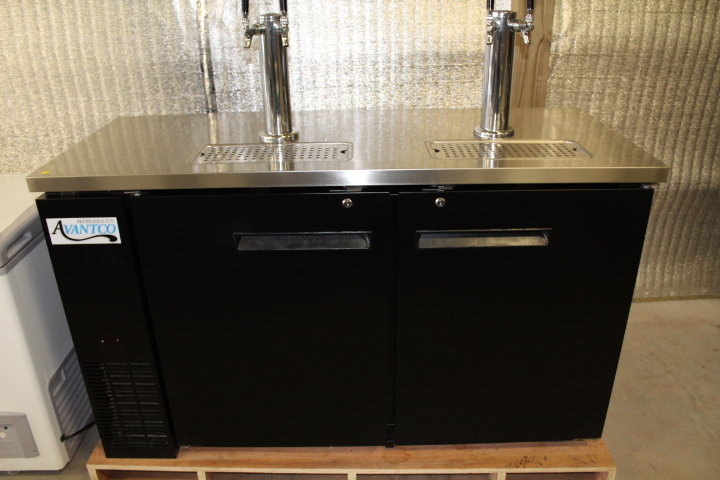 lot 29 image: 4 tap kegerator