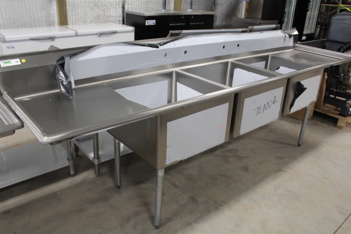 lot 39 image: Large 3 Bay Sink