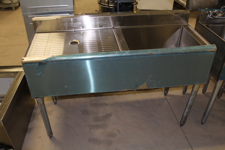 lot 42 image: Eagle bar ice sink w drainboard