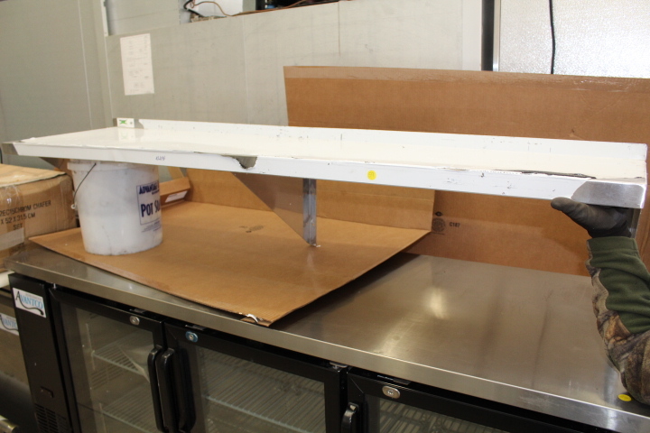 lot 59 image: 6 wall shelf