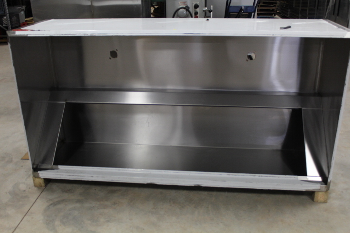 lot 100 image: 7 Kitchen Exhaust Hood