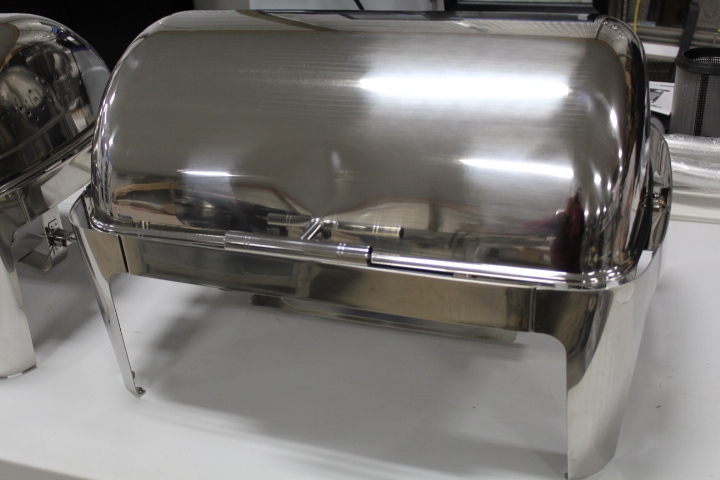 lot 121 image: 8 QT Full Size Roll Top Chafer