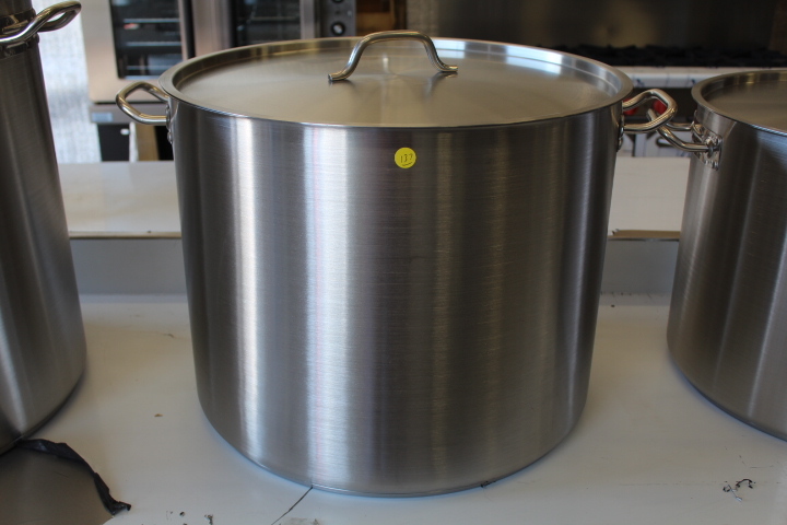 lot 137 image: 80 Quart Stock Pot
