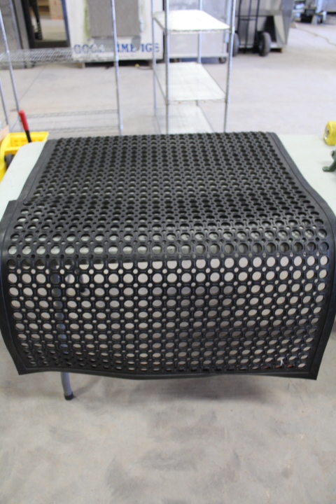 lot 142 image: Anti Fatigue Mat