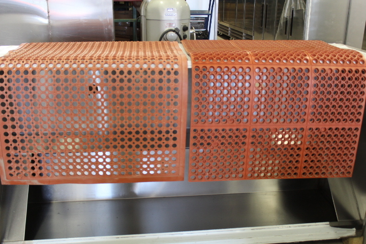 lot 143 image: Anti Fatigue Mat