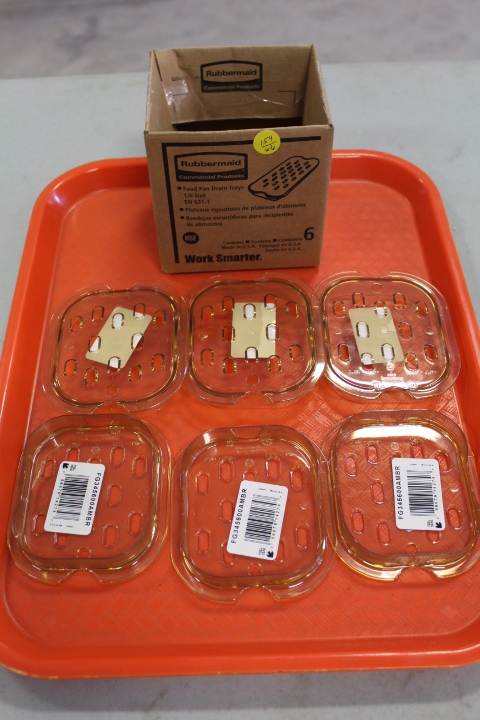 lot 154 image: Rubbermaid Food Pan Drain Trays