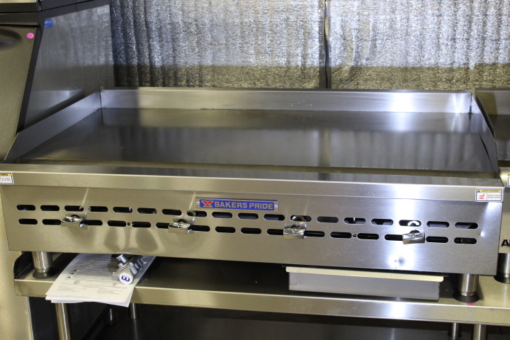 lot 13 image: Awesome  Bakers Pride 4 Heavy Duty Griddle  1 THICK Flat top grill - NEW