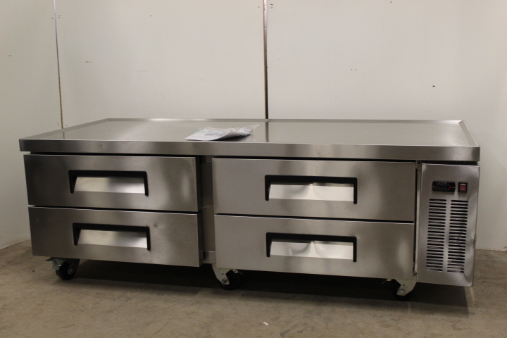 lot 23 image: Nice  6 Refrigerated CHEF BASE - Never Installed
