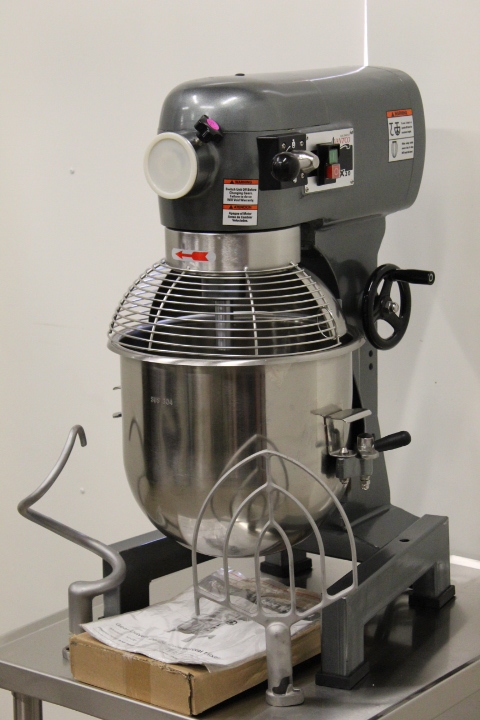 lot 29 image: 20 Quart Commercial Bakery Mixer