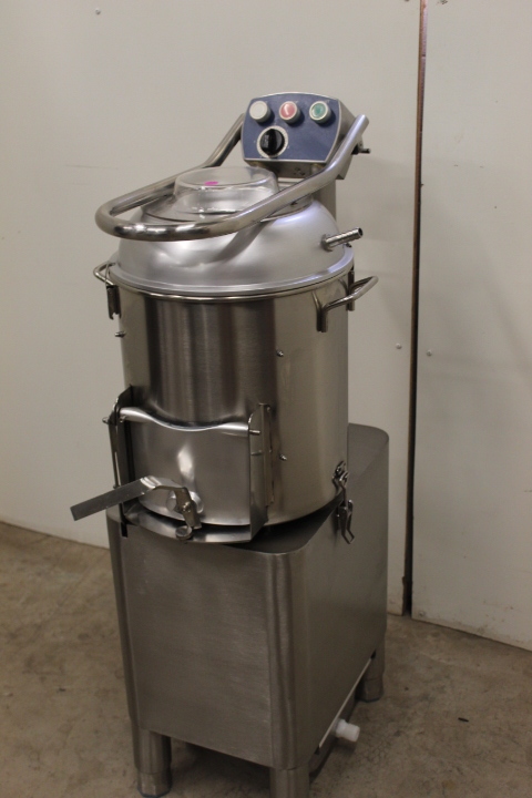 lot 25 image: Potato Peeler  Cleaner  - New