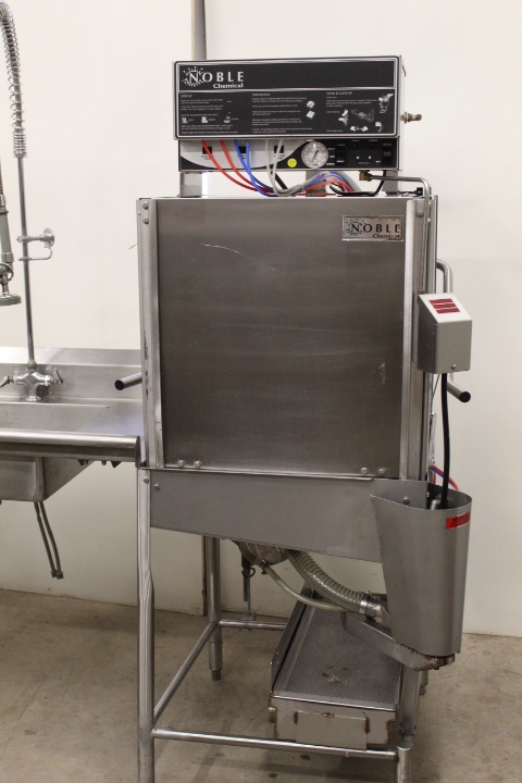 lot 37 image: Dish Washing Machine - ONLY 384 cycles - demonstrator model
