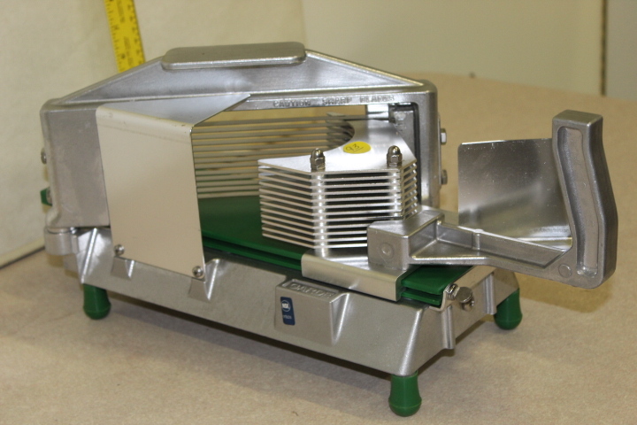 lot 93 image: Tomato Slicer - NEW