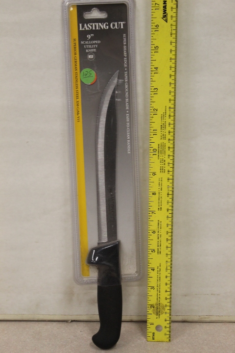 lot 125 image: 9 Utility Knife - NEW