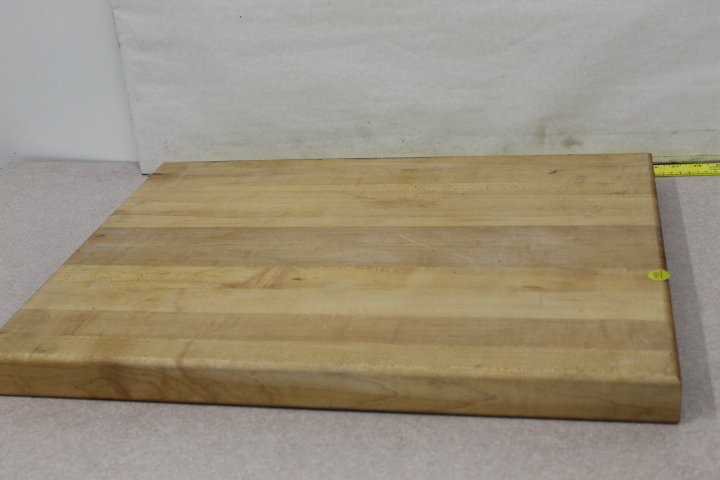 lot 143 image: Maple Cutting Board