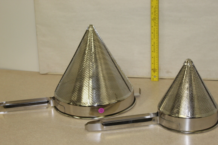 lot 209 image: Strainers Lot - NEW