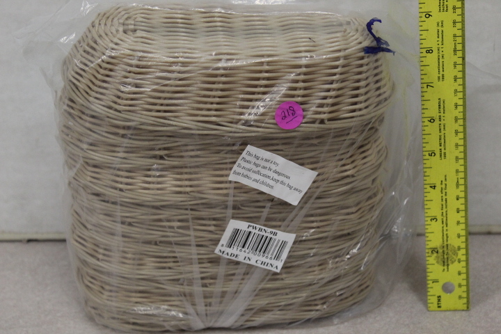 lot 218 image: 9 Cracker Baskets - NEW