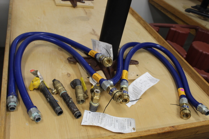 lot 153 image: Dormont Quick Connect Gas Hoses