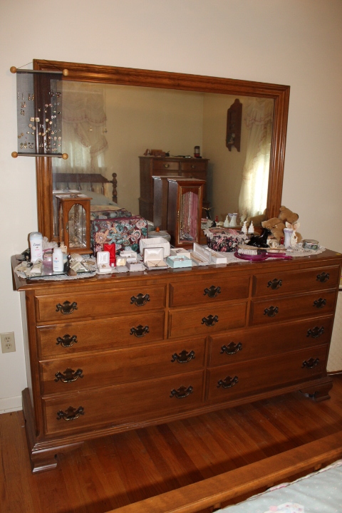 lot 24 image: Bedroom Dresser With Mirror by Ethan Allen