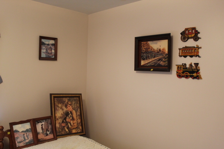 lot 203 image: Picture Lot