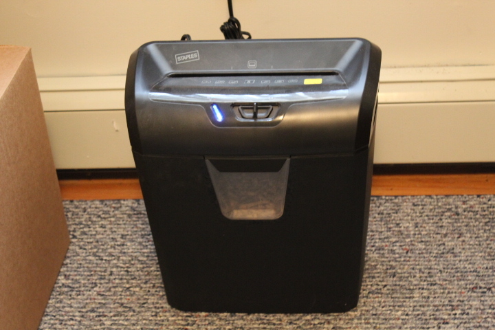 lot 206 image: Paper Shredder