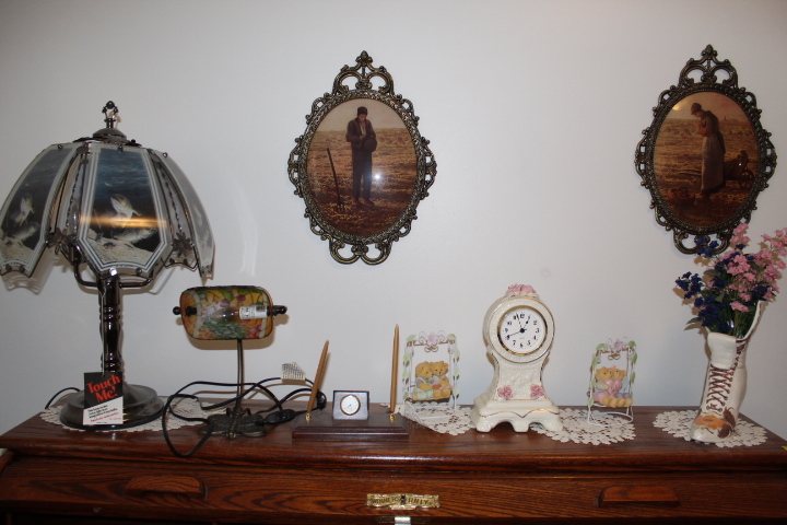 lot 207 image: Lights and Decorations Lot