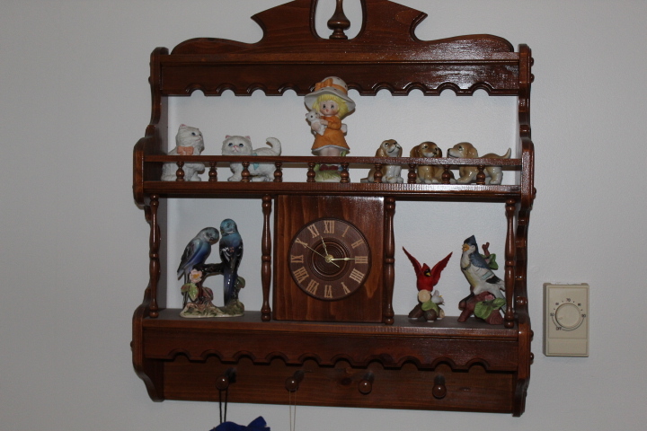 lot 208 image: Decorative Shelf with Clock