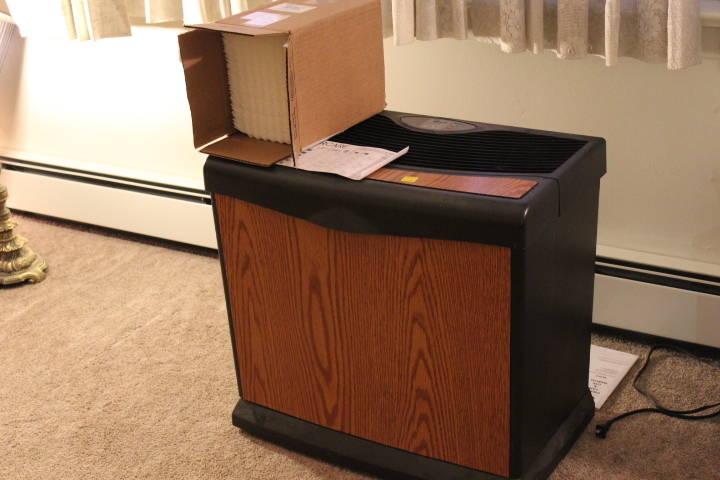 lot 214 image: Humidifier
