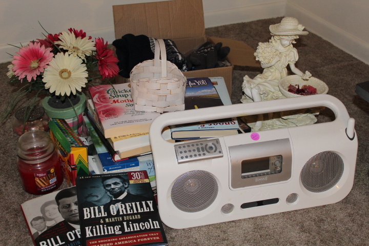 lot 220 image: Radio, Book, winter outerwear Lot