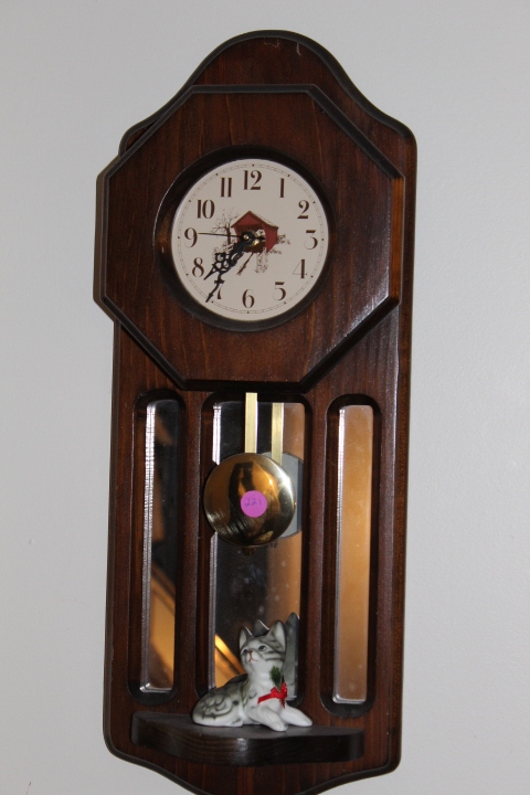 lot 221 image: Wall Clock