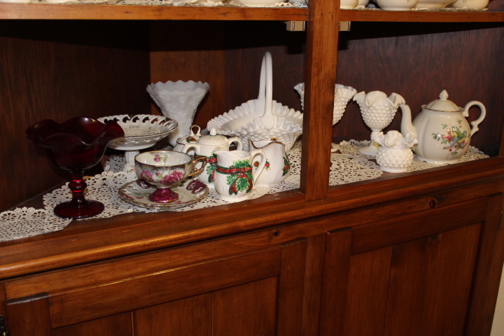 lot 228 image: Shelf Lot of Glassware