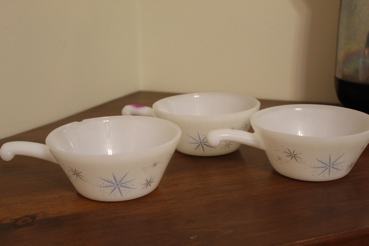 lot 234 image: Casserole Dishes Lot
