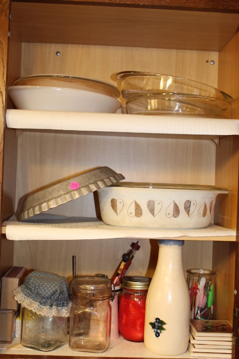 lot 245 image: Cabinet Lot Contents