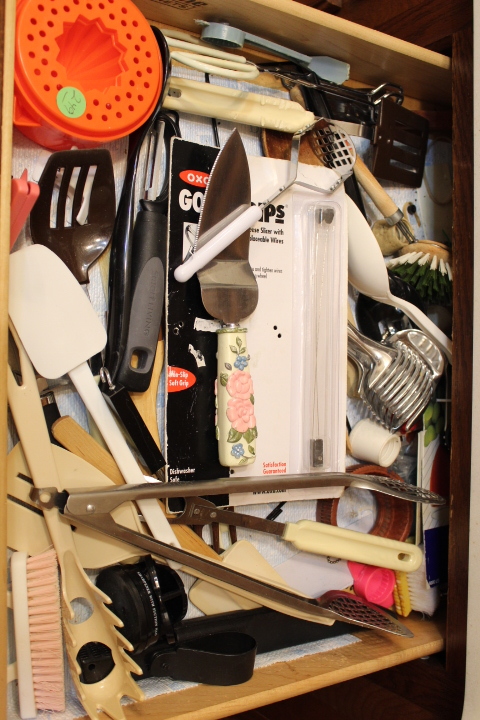 lot 249 image: Drawer Lot