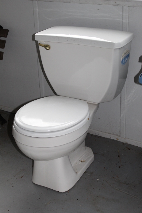 lot 262 image: Toilet