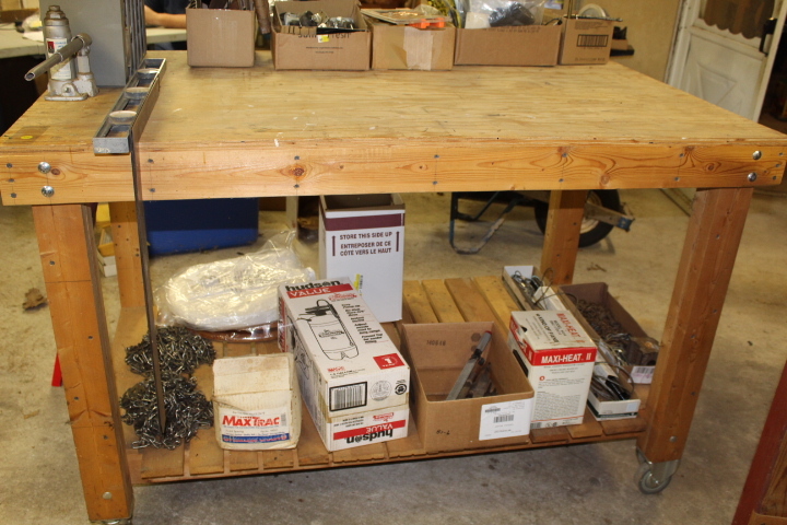 lot 74 image: Rolling Work Table  Bench