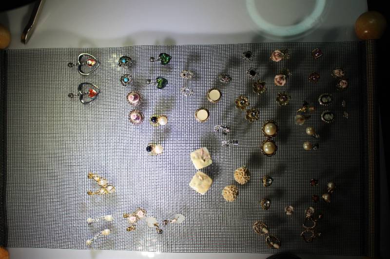 lot 156 image: 30 Sets of Ear rings