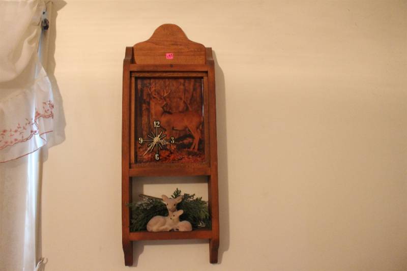 lot 175 image: Deer Wall Clock