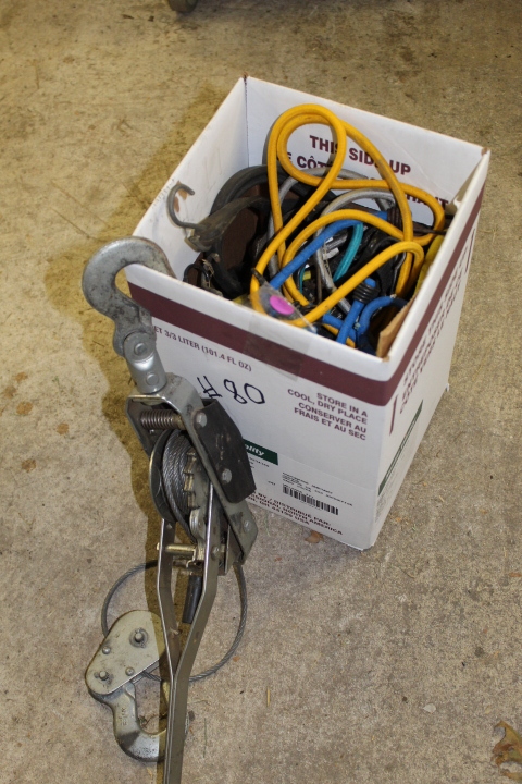 lot 80 image: Box of Bungees and Come Along Lot