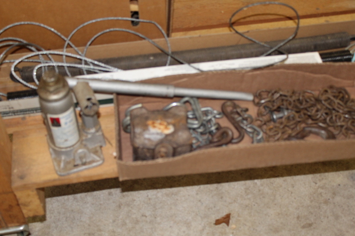 lot 81 image: Jack  Chain  Garage Door Parts Lot