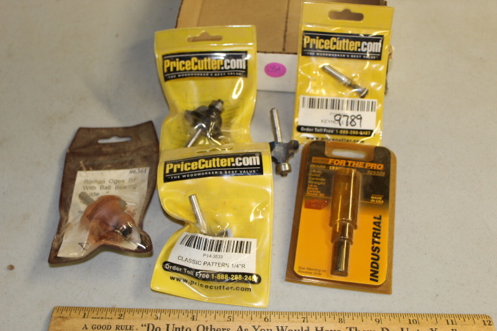 lot 92 image: Router Bit Lot