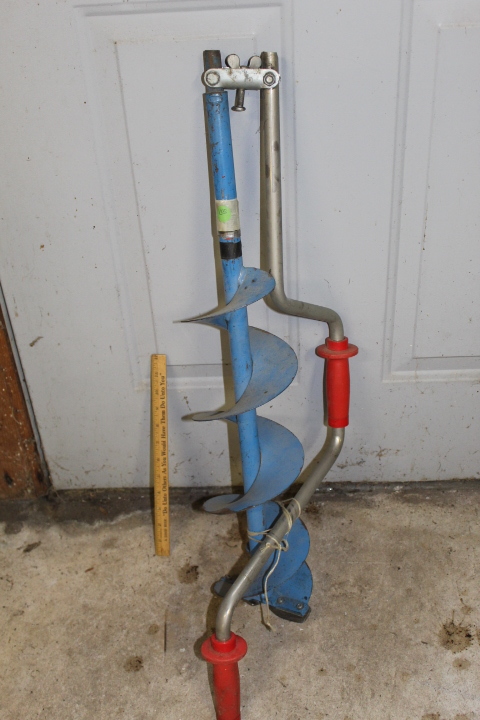 lot 100 image: Ice Auger