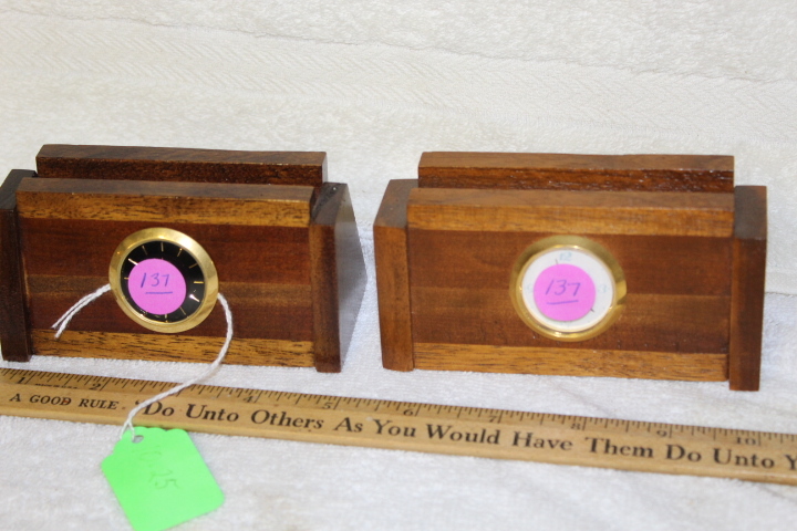 lot 137 image: Business Card and Clock Lot